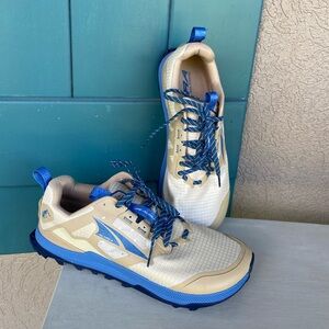 Altra lone peak 8 trail running shoes. Hiking. Size 10.5